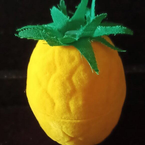 NIB Adorable Pineapple Earrings in a Fruit Case - Picture 4 of 6